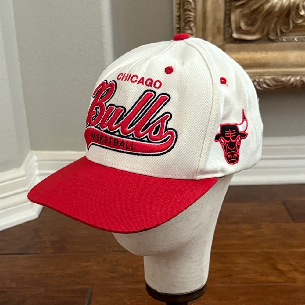 Mitchell & Ness Chicago Bulls Red and White Cap